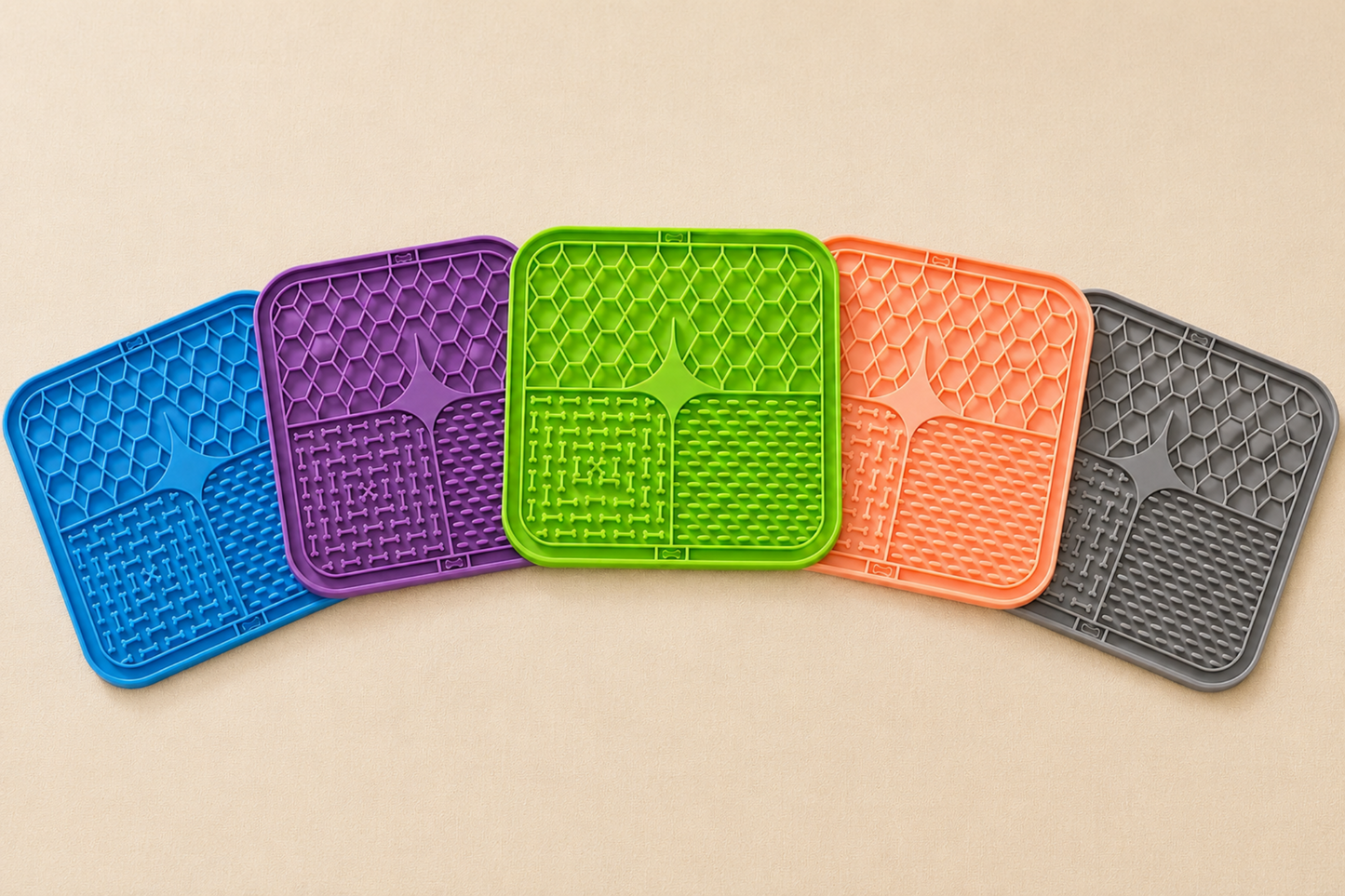 NUZZLE Calming Lick Mat